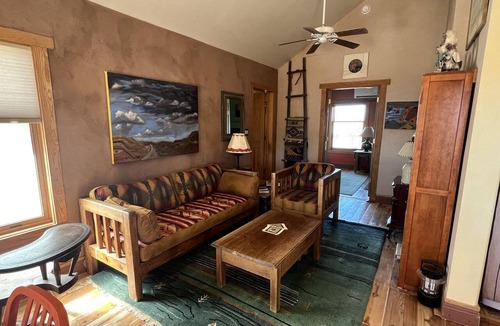 Abiquiu Cabin | Artistic Casita in Abiquiu, New Mexico with Wide Views to Pedernal Overlooking the Chama River Valley