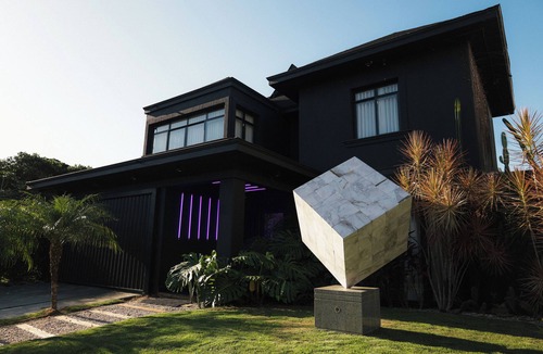 Jurere Internacional House | Artistic Dream Mansion in Jurere International, Brazil