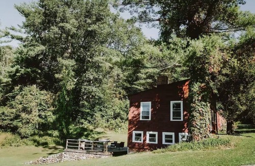 Williamstown Cottage | Artistic Nature Cottage