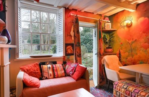 Cowfold Apartment | Artists Hideaway