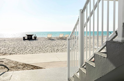 Boca Grande Condo | ArtSea, Beachfront Gulf of America Sunsets, Remodeled, Old Florida Charm