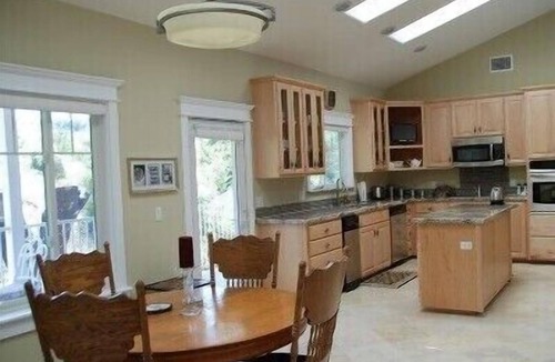 Ramona House | Artsy Custom Home. Central to San Diego Beaches; Mts; Desert