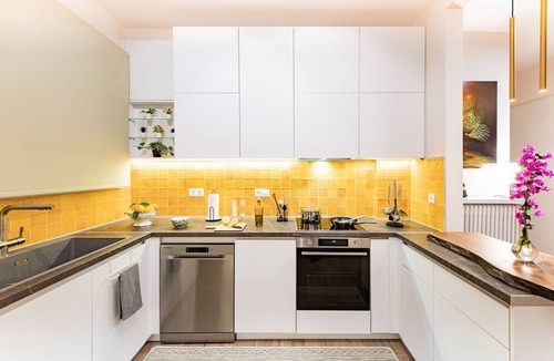 Glyfada Apartment | Artsy Spacious Cozy 2 BDR - 2 BAR Apartment in the quiet Glyfada Center