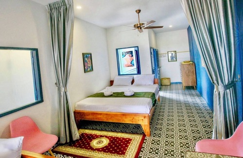 Traeuy Kaoh Apartment | Arty and modern 3 bedrooms house. Family or group of friends are welcome.