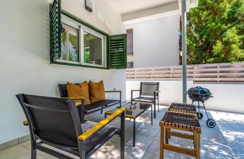 Larnaca City Centre Apartment | Arty Haven - Spacious 3-BR House in Larnaca