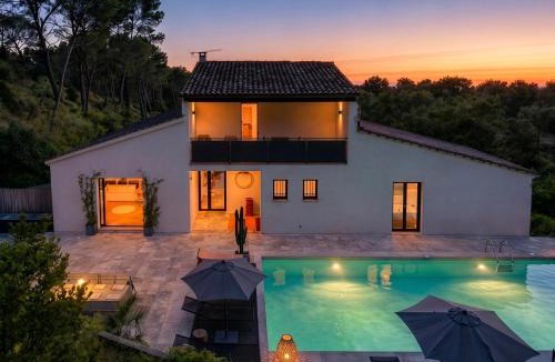 Saint-Etienne-du-Gres Bed & Breakfast | Arty Provence, vue, calme et piscine chauffée dans les Alpilles proche St-Rémy-de-Provence