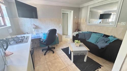 Greater Johannesburg Metropolitan Area Apartment | Artzys private Flatlet 1km to Olivedale Clinic