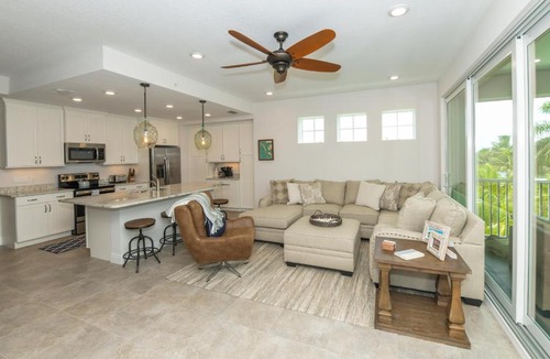 Whitney Beach Apartment | Aruba At The Harbor