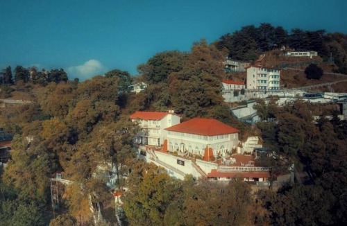Mussoorie Apartment | Arvelia Colonial George Everest Luxe By Da Alohas