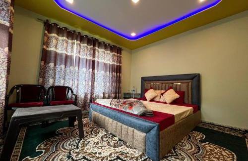 Gulmarg Hotel | ARYAN GRAND PALACE Hotel and veg Restaurant