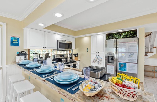 Stuart House | As Good as it Gets: 8BR/6BA, heated pool, hot tub, private dock, ocean-to-river