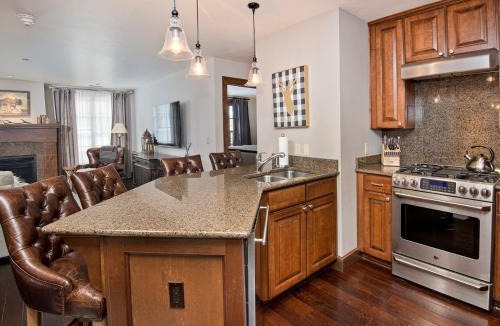 Avon Apartment | Ascent Condo 111