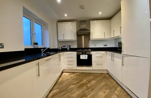 Ascot Ski Chalet | Ascot Four Bedroom House With Garden