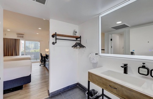 Cortez Hill Hotel | Ash&9th