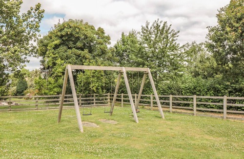 Kingsteignton Cottage | ASH LODGE, pet friendly, country holiday cottage in Newton Abbot