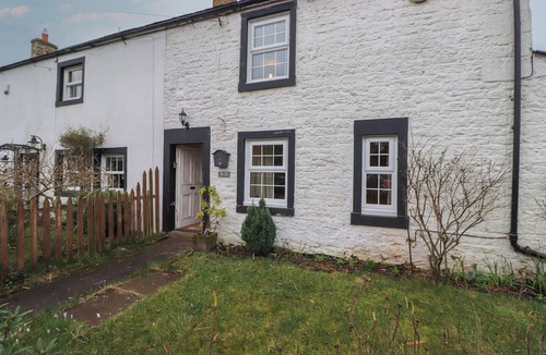 Hayton Cottage | ASH TREE COTTAGE, family friendly in Brampton, Cumbria