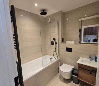 Woolwich Apartment | Ash Tree Hotel