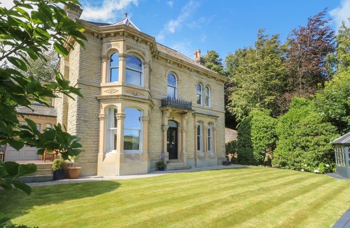 Holmfirth House | Ash Villa