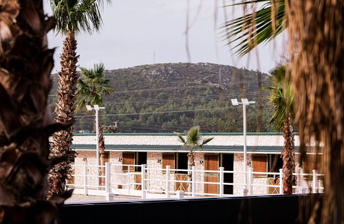 Urla Ski Chalet | Asha Country