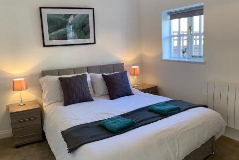 Didcot House | Ashbrook Lewis - two bedroom, two bathroom cottage nr Harwell Oxford