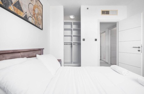 Ashdod Apartment | Ashdod Luxe Escape – Spacious, Stylish, with Mamád