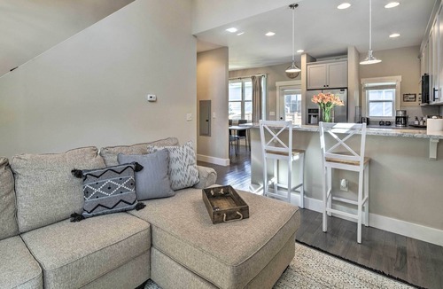 Oakley House | Asheville Home Near Biltmore Estate With Hot Tub