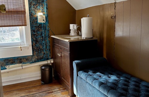 Burton Street House | Asheville Romantic Restful Retreat