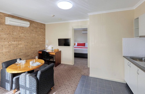 Tumut Hotel | Ashton Motel