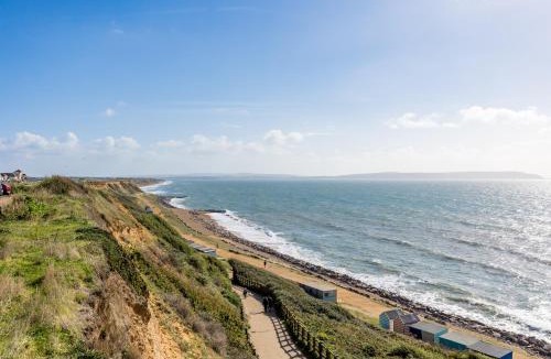 Barton-on-Sea House | Ashtree House
