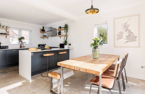 Barton-on-Sea House | Ashtree House - Three Bedroom Detached House