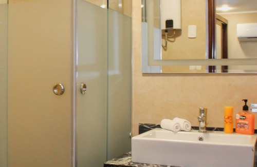 Oula Bed & Breakfast | Asia Pyramids View