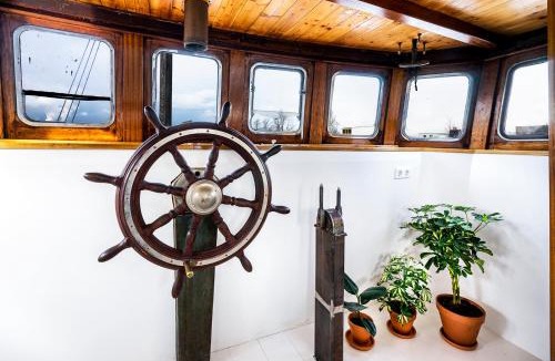 Amsterdam North Boat Rental | Asile Flottant