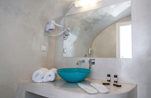 Fira House | Asma Suites