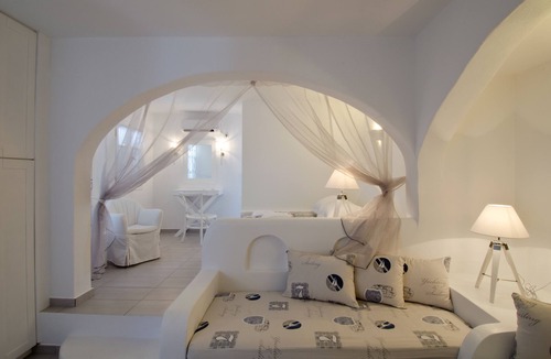 Chora Folegandros Hotel | Aspalathras White Hotel