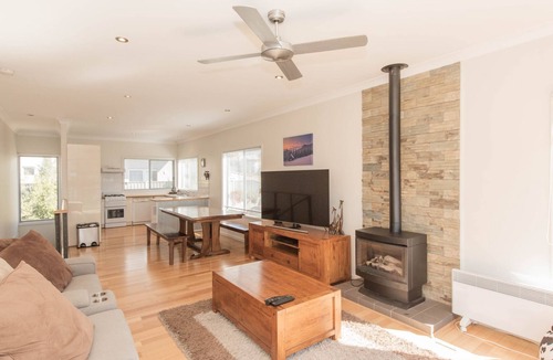Jindabyne House | Aspect - 1/8a Poley Cow Lane