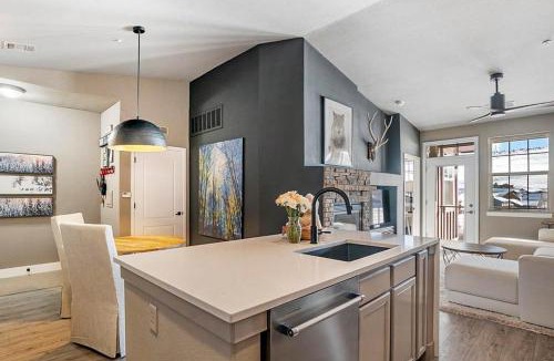 Silvercreek House | Aspen Meadows C-303, 0017