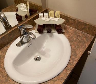 Drayton Valley Hotel | Aspen Motor Inn