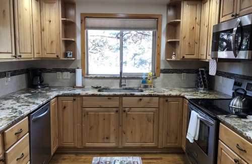Ponderosa Pines Cabin | Aspen Retreat