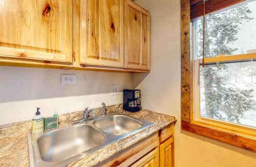 Wildernest Apartment | Aspen Shadows Condo