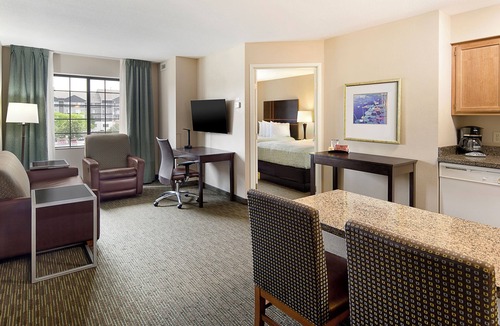 Rochester Hotel | Aspen Suites