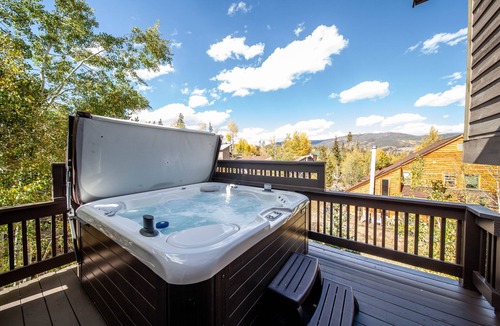 Wildernest House | Aspen Trail Lodge-Hot Tub & Mountain Views