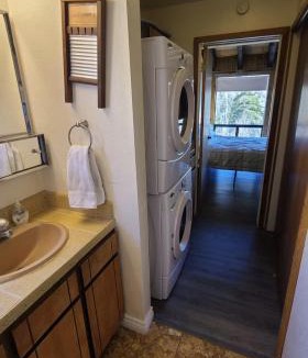 Brian Head Apartment | Aspen View Lodge 3 bed 2 bath, Sauna, Washer Dryer, Mtn Views