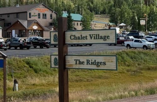 Brian Head Apartment | Aspen View Lodge 4 bed 3 ba, Sauna, Washer Dryer, Mtn Views