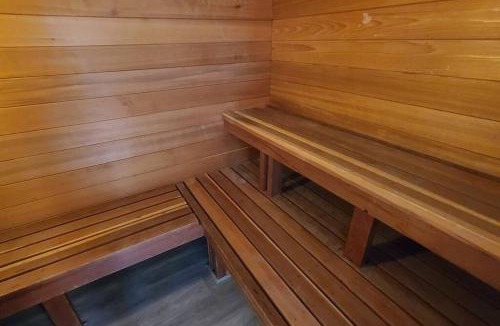 Brian Head Apartment | Aspen View Lodge 4 bed 3 ba, Sauna, Washer Dryer, Mtn Views