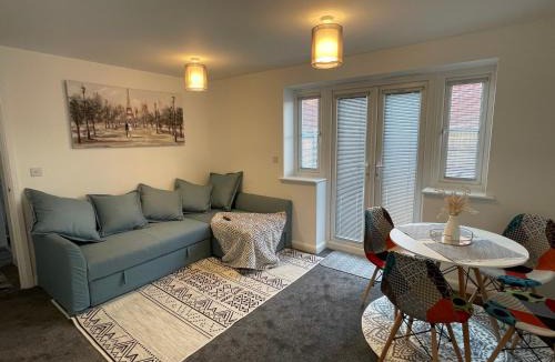 Hemel Hempstead House | Aspen Villa, Apsley Station