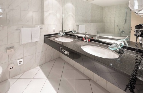 Center Hotel | Aspire AcarA Oldenburg, Trademark Collection by Wyndham