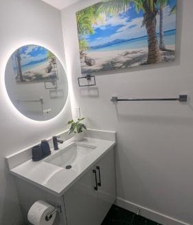 Airdrie Apartment | Aspire Suite, Luxury & Comfort, SW Airdrie