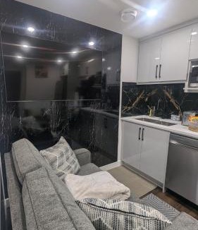 Airdrie Apartment | Aspire Suite, Luxury & Comfort, SW Airdrie
