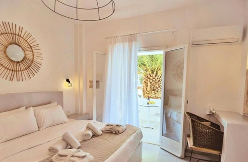 Perissa House | Aspro Phos Double Room BB Garden View