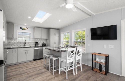 Assateague Pointe House | Assateague Pointe 2 br/1 ba 2 outdoor pools -in WOC.